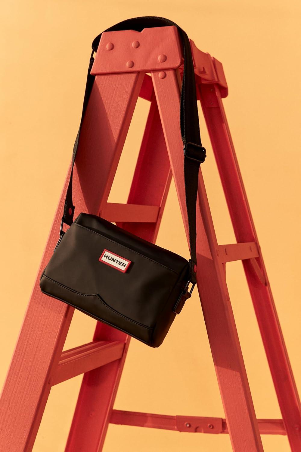 imageHunter Unisexs Everyday Crossbody BagBlack